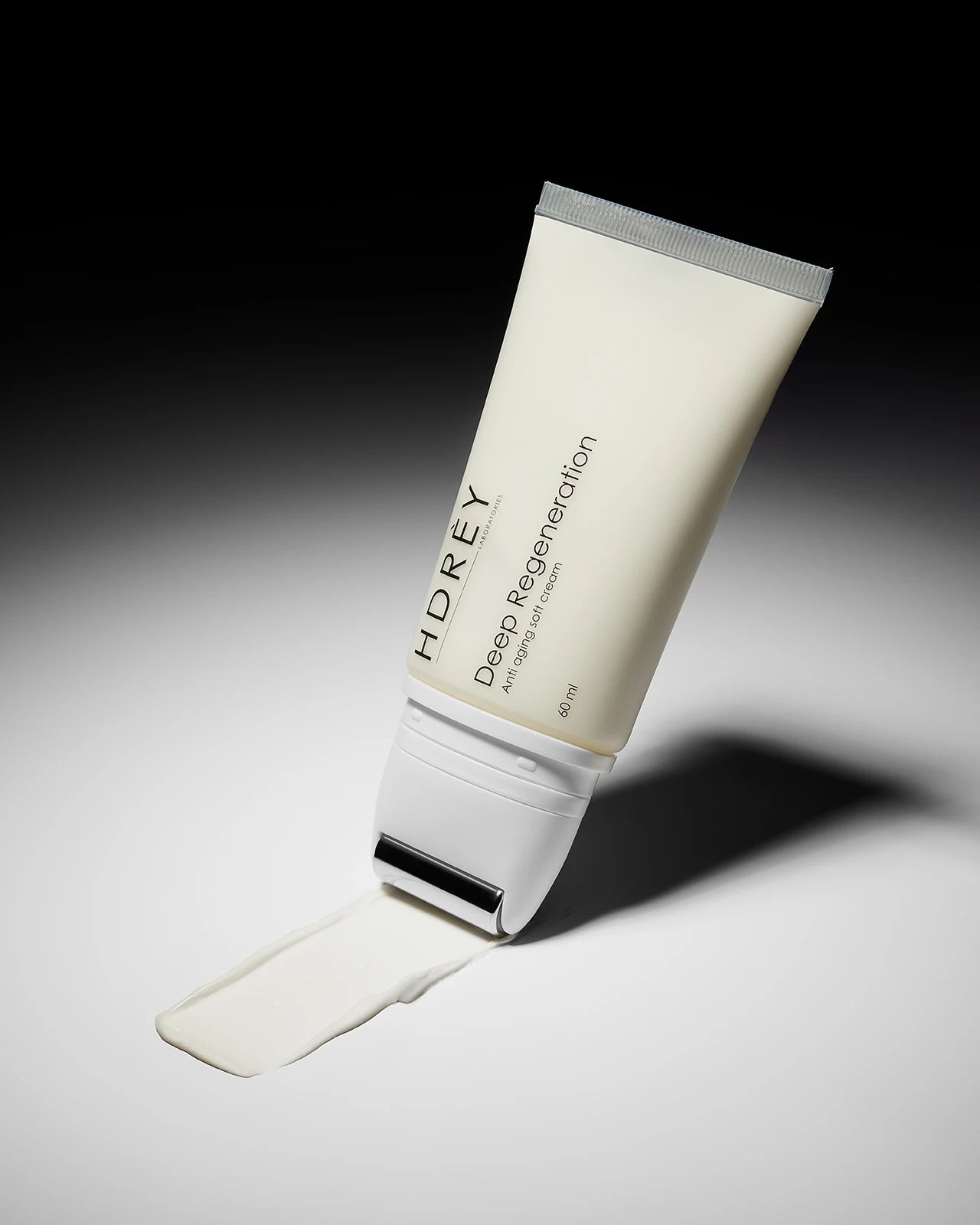 Przeciwzmarszczkowy, intensywnie regenerujący krem soft z masażerem 60 ml